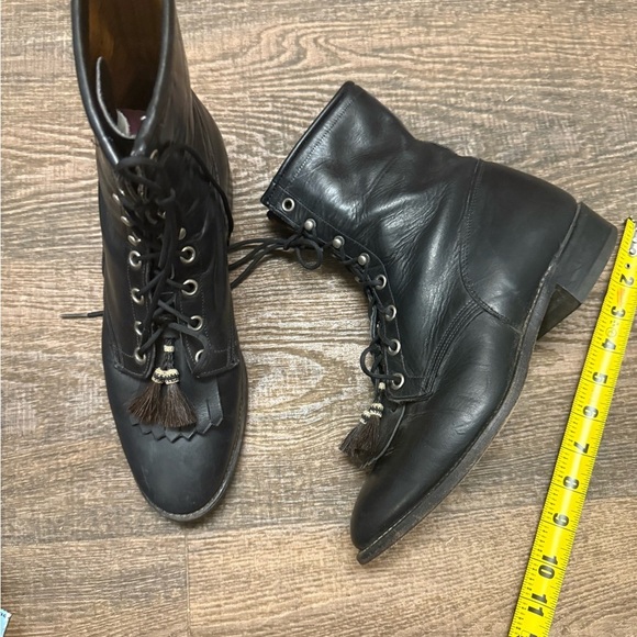 Larry Mahan 9.5 EUC minor wear Black Lace-Up Women's Boots- front tassel - Picture 15 of 16